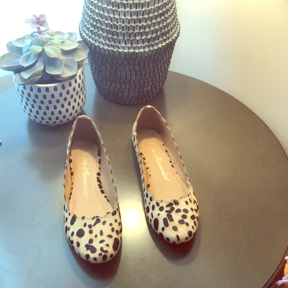 Brand new Athena Alexander scalloped hair flats